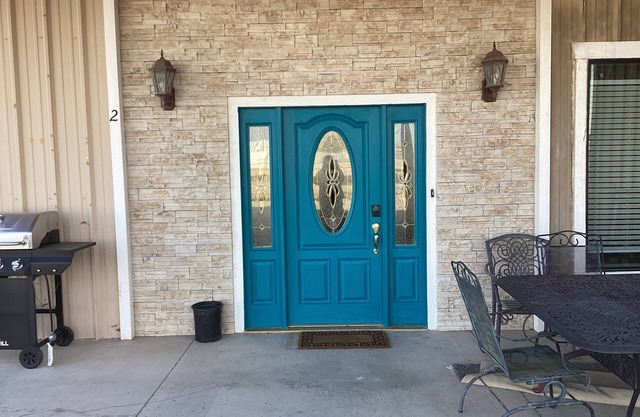 Charming 2-bedroom building in Hobbs with WiFi and AC