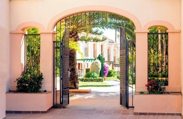 Charming 2-bedroom chalet with AC, WiFi in wonderful Málaga