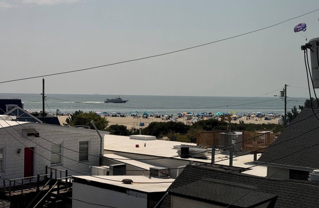 Charming 2-bedroom condo in beautiful Cape May w/pool and partial beach view