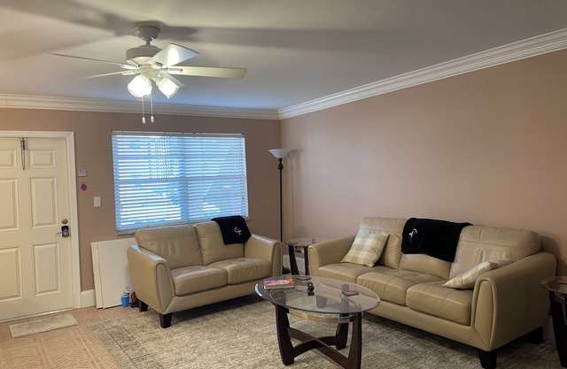 Charming 2-bedroom condo in wonderful Stuart