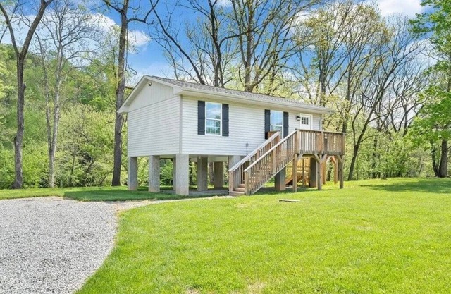 Charming 2-bedroom house with AC, WiFi in tranquil Eagle Rock