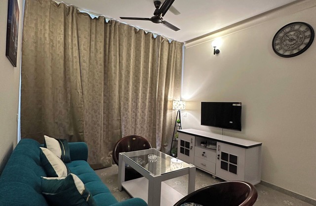 Charming 2-bedroom house with AC, WiFi in marvelous Candolim