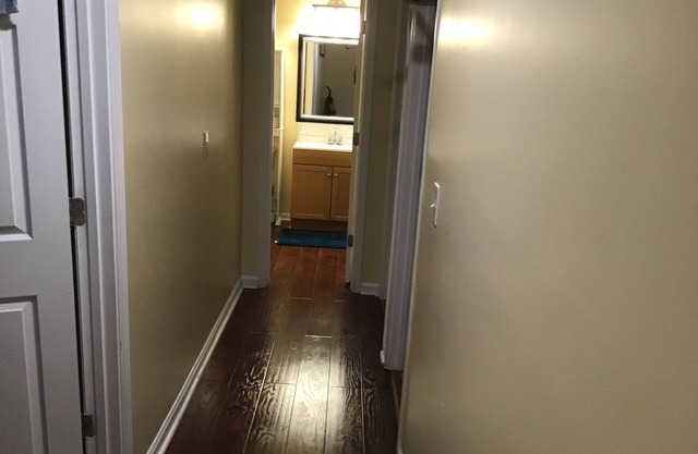Charming 2-bedroom house in fabulous Atlanta with fitness equipments, AC