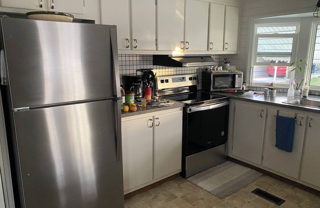 Charming 2-bedroom mobile home with AC, WiFi in quaint Zephyrhills