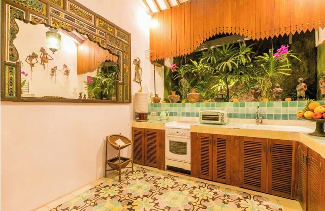 Charming 2-bedroom villa with WiFi, AC in marvelous Sanur near Mall and Airport
