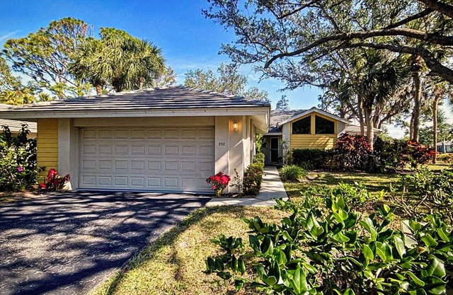 Charming 2-bedroom villa with AC in Venice Plantation Golf and Country Club