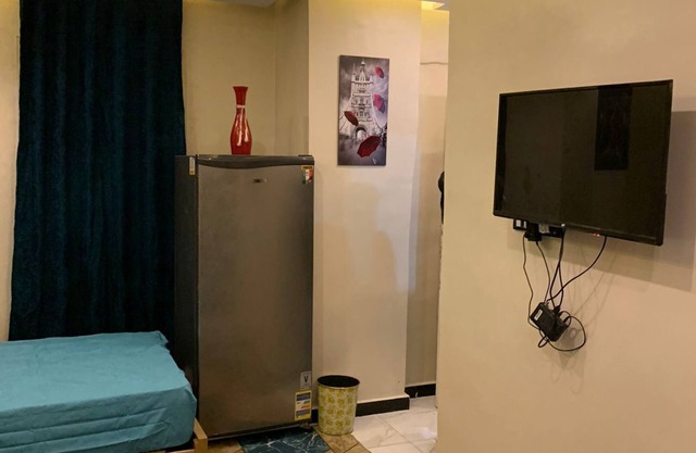 Charming 2-bedroom studio in delightful 6th of October City with WiFi, AC