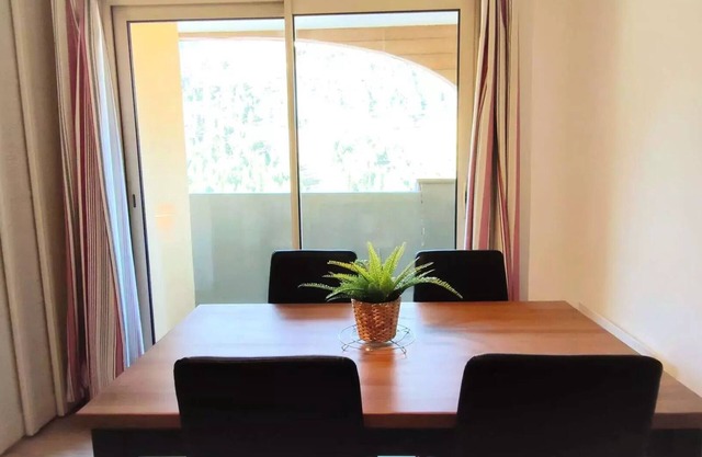 Charming 2-room apartment, bright and ideally located
