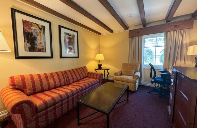 Charming 2-Unit Suites w/Modern Comfort & Steps to Museums & Local Dining
