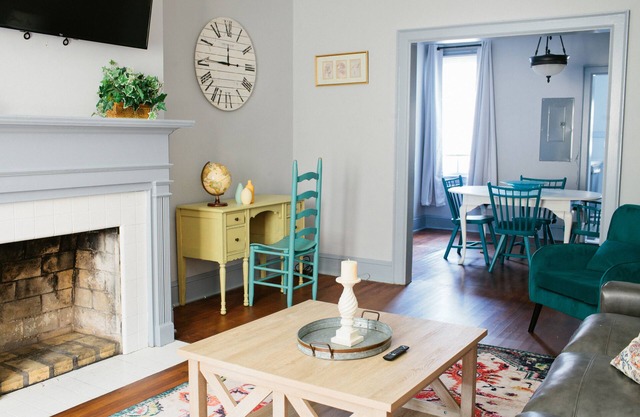 Charming 2BR Gem in Cloverdale | Pet Friendly