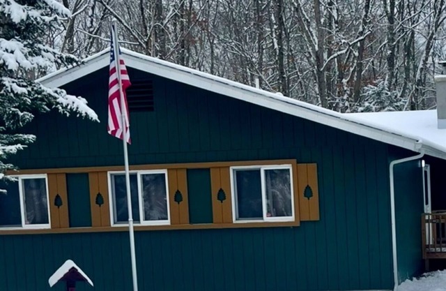 Charming 3-bedroom house with WiFi, AC in serene Towamensing Trails