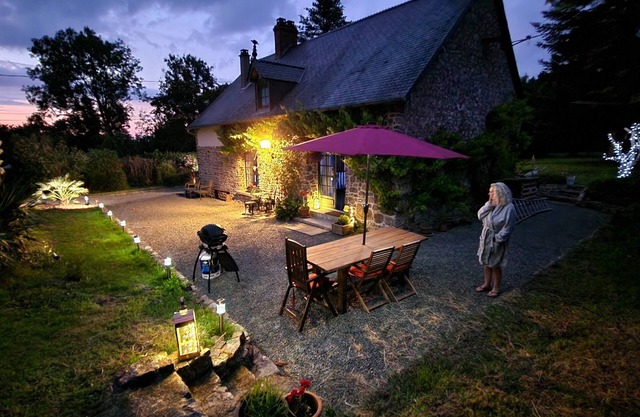Charming 3-Bed Cottage in Beaucoudray , Normandy