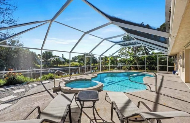 Charming 3-bedroom house with pool and ocean access in welcoming Port St Lucie
