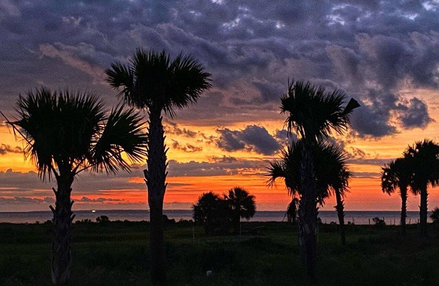 Charming 3 Bedroom condo centrally located on the island with nice Gulf views!
