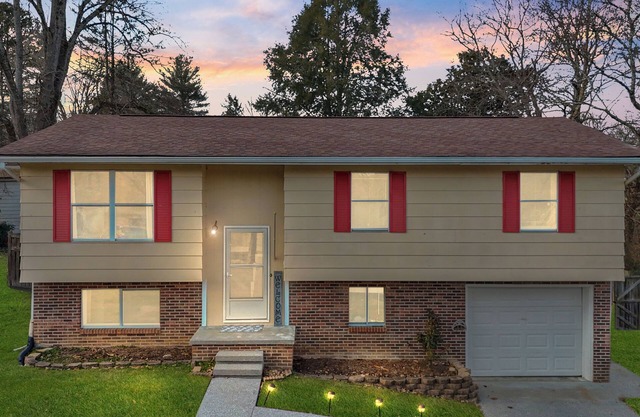 Charming 3-bedroom house in a Quiet Neighborhood - Extended Stay Only