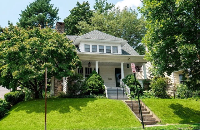 Charming 3-bedroom house with AC, WiFi in Peekskill
