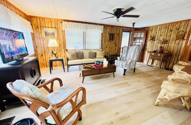 Charming 3-bedroom house with WiFi, AC in amazing Freeport Oyster Creek