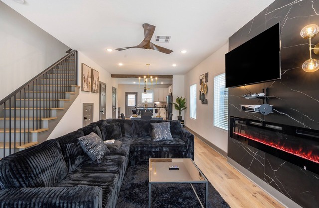 Charming 3-bedroom house in wonderful Houston with WiFi, AC