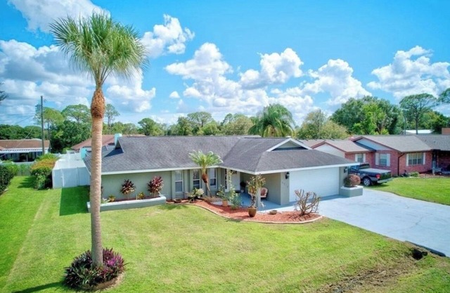 Charming 3-bedroom house with AC and WiFi in phenomenal Sebring