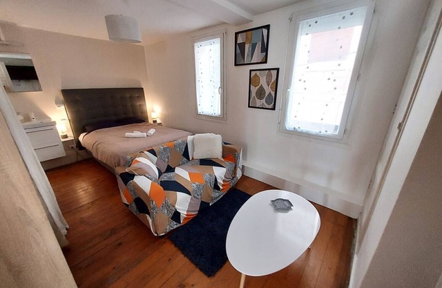 ★ Charming 3 bedroom house ★ Near train station ★ Wifi ★
