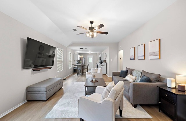 Charming 3-bedroom Monthly Stay Home in Pleasant Tomball
