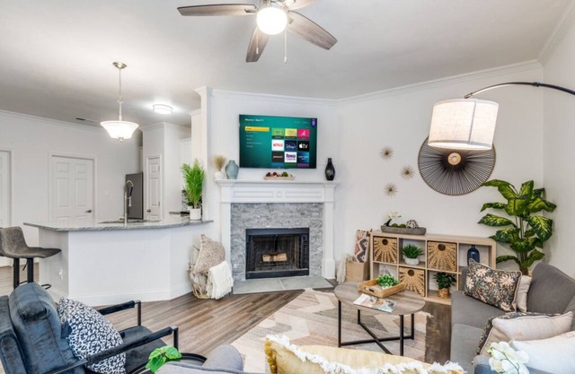 Charming 3-bedroom townhome with WiFi,AC in fabulous Frisco. Home away from home