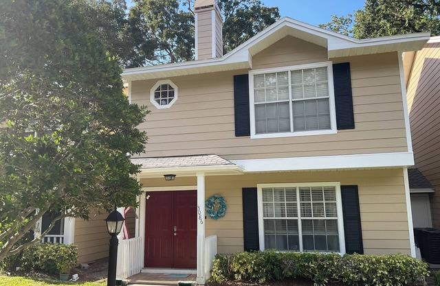 Charming 3-bedroom cottage with Pool, Pet &kid friendly,sleeps 8 in Palm Harbor