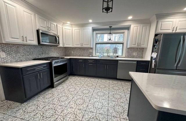 Charming 3-bedroom Dutch Colonial in Historic Schenectady