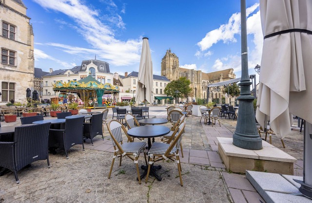 Charming 3-star hotel in the heart of the city but in a quiet location!
