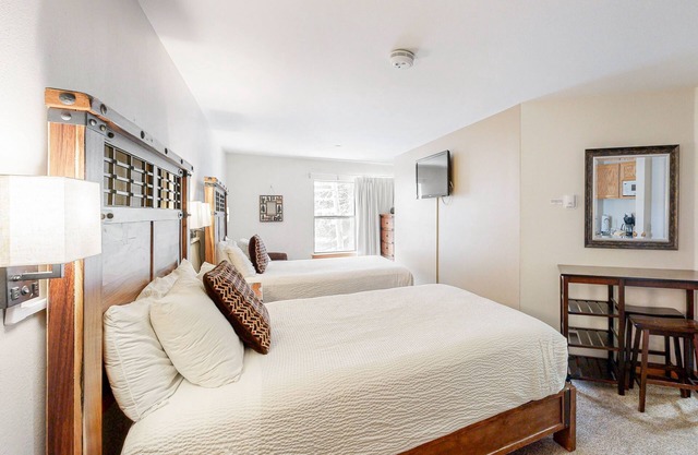 Charming 333-Sq.Ft Studio w/Hot Tub, Pool, Gym & Sauna Access