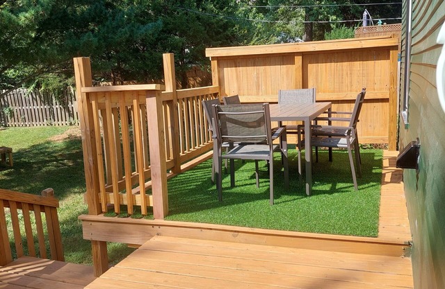 Charming 3BR 1BA House W BBQ Deck & Garden Sleeps 6 in Down Town Grandview
