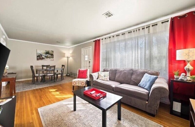 Charming 3BR Home in Brookside |Near Gathering Plc