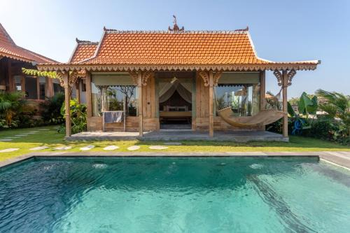 Charming 3BR Villa w/pool & view