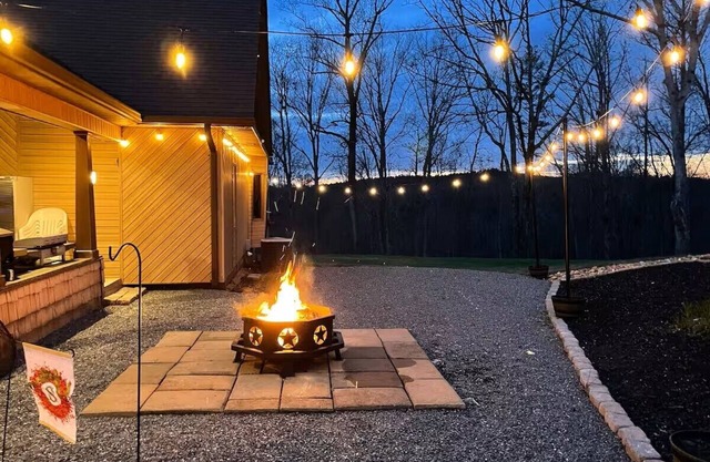 Charming 4-bedroom Chalet with WiFi and Welcoming View of Pilot Mountain