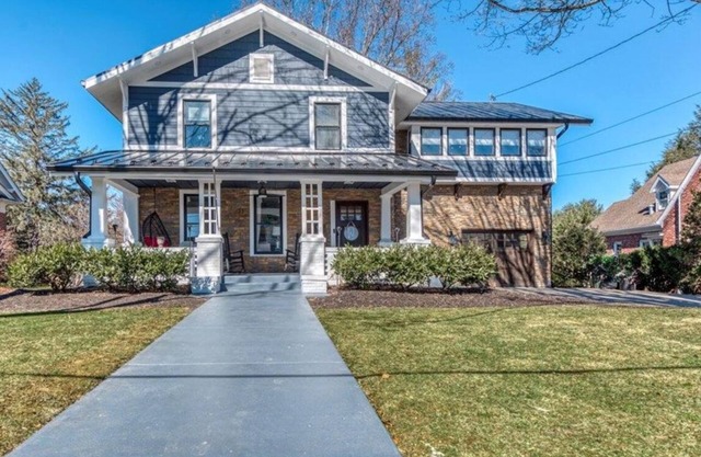 Charming 4-bedroom craftsman house in Abingdon with WiFi and AC