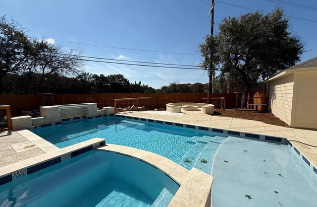 Charming 4-bedroom house with a Pool and Spa