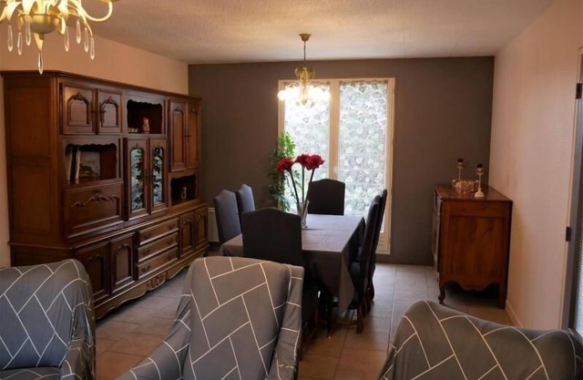 Charming 5-Bedroom House with Terrace and Secure Parking in Sully-sur-Loire