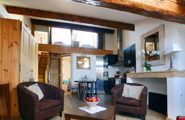 Charming 55 sq.m apt., 2nd district of Lyon, Place Carnot, 2 A/C bedrooms