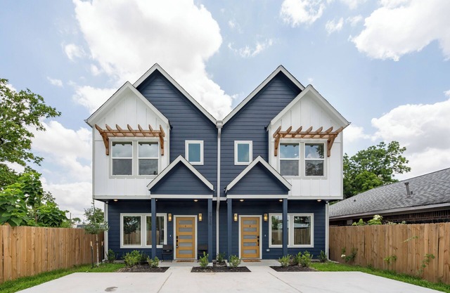 Charming 6-bedroom house with WiFi and AC in brilliant Houston