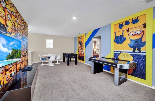 Charming 6BR Pool Home in Solterra Resort