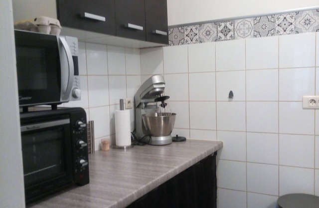 Charming and cozy apartment downtown close to amenities without a car