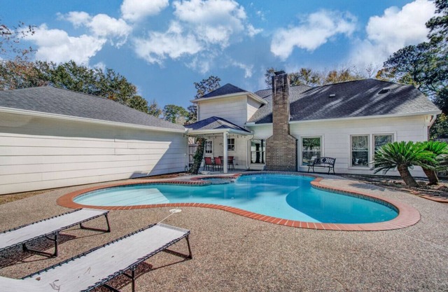 Charming and Delightful 4 BR W/A Pool