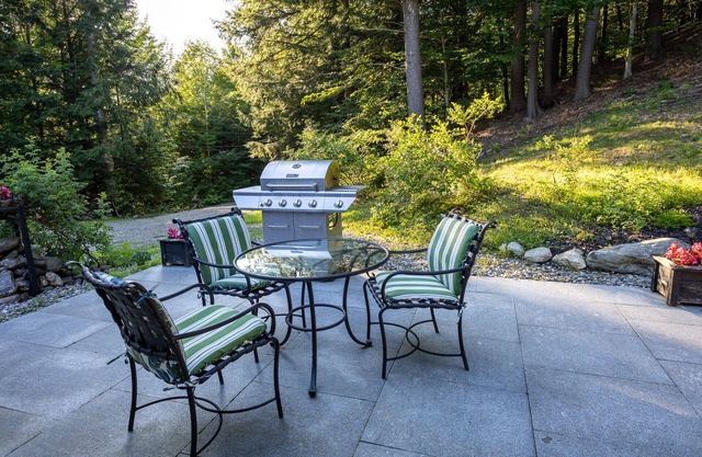 Charming and quiet rental 3 miles from the Mt. Mansfield skiing area