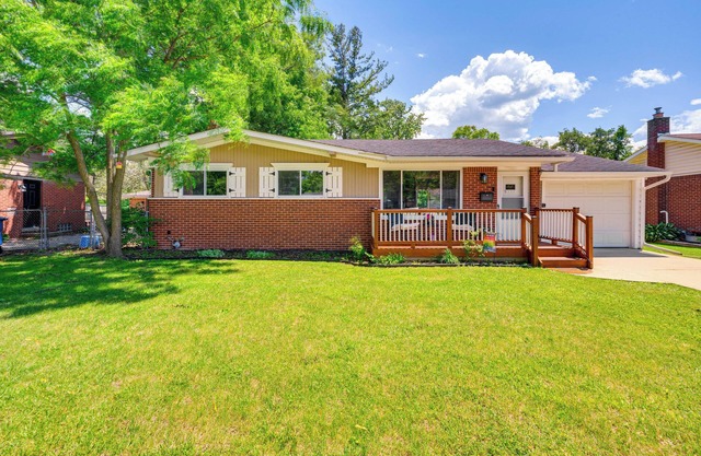 Charming Ann Arbor Getaway w/Deck: Near Downtown!