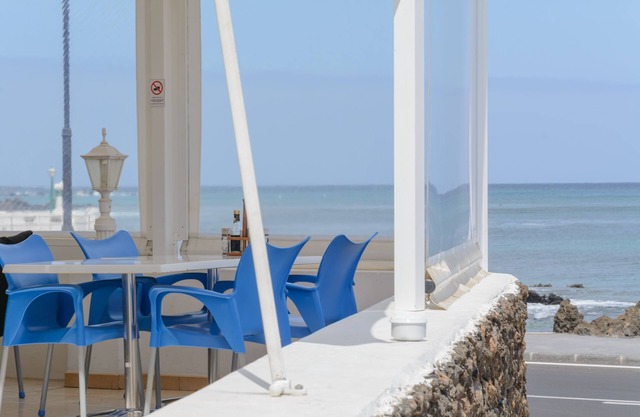 Charming Apartment Close to Beach with Patio, Wi-Fi & Mountain Views