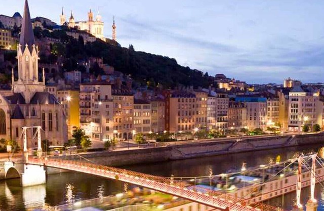 CHARMING APARTMENT CLOSE TO LAFAYETTE BRIDGE FOR 4 PEOPLE