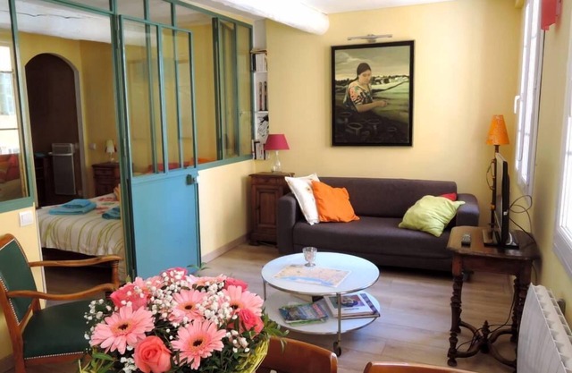 Charming apartment Nice old town near beaches
