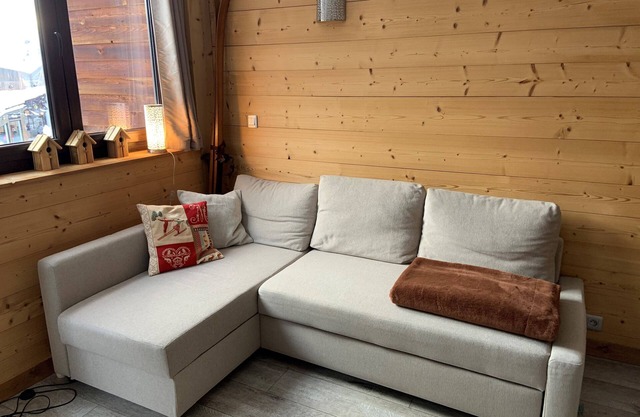 CHARMING APPT, 4 PERS, RENOVATED IN 2013, CENTRAL STATION BEDS MADE ON ARRIVAL