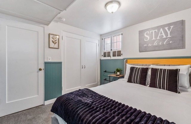 Charming Basement Apt | Steps to Co-Op & Downtown