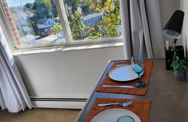 Charming bed & privative bath in Quincy